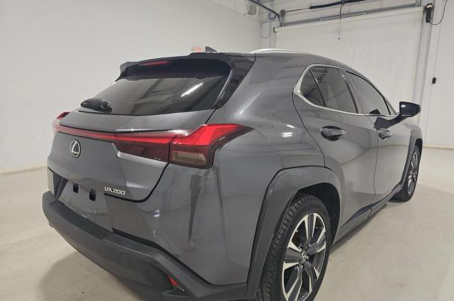Снимка 4 от търг – 2022 LEXUS UX 200 с VIN JTHX3JBH2N2047278