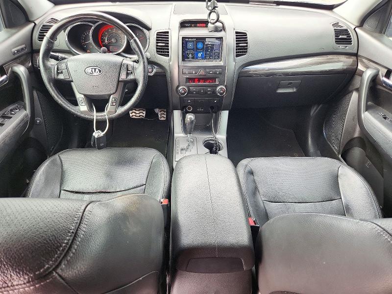 Foto 8 de la subasta – 2012 KIA SORENTO con VIN 5XYKW4A28CG305842