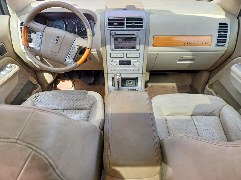 Zdjęcie 8 z aukcji – 2007 LINCOLN MKX z VIN 2LMDU68C17BJ14928