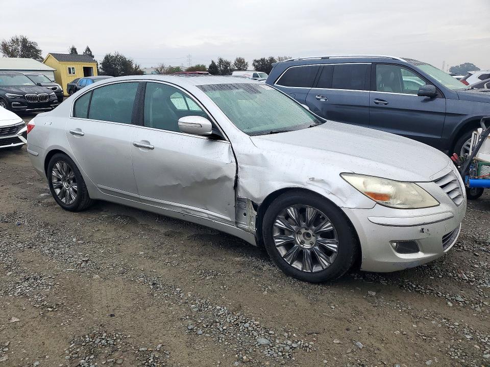 Zdjęcie 4 z aukcji – 2009 HYUNDAI GENESIS z VIN KMHGC46E09U040998