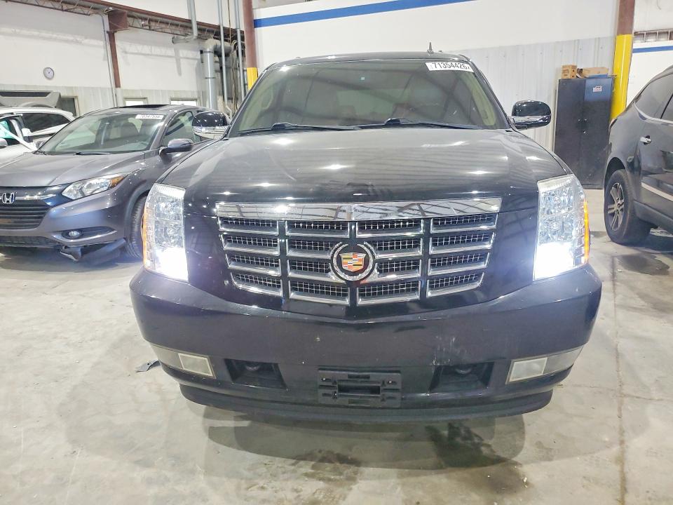 Photo 5 from auction – 2013 CADILLAC ESCALADE with VIN 1GYS4BEF2DR101736