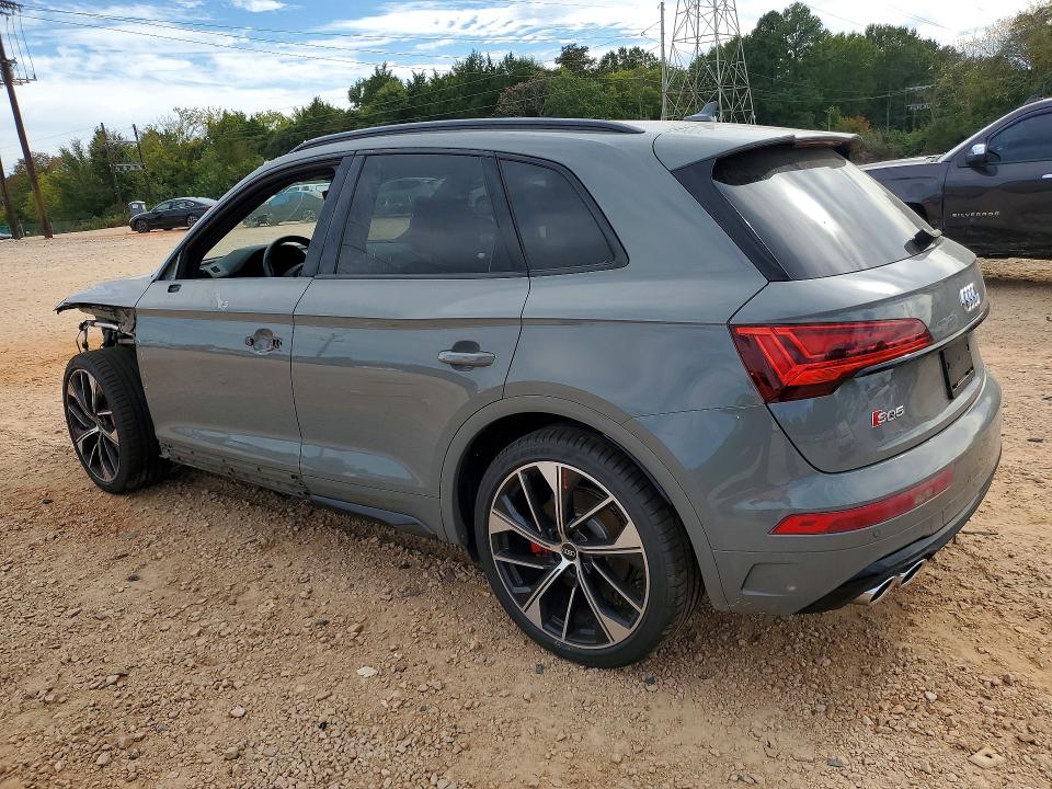 Снимка 2 от търг – 2021 AUDI SQ5 с VIN WA1B4AFY9M2009512