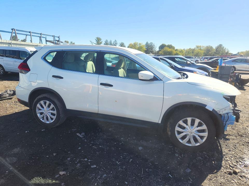 Photo 4 from auction – 2017 NISSAN ROGUE with VIN 5N1AT2MVXHC799532