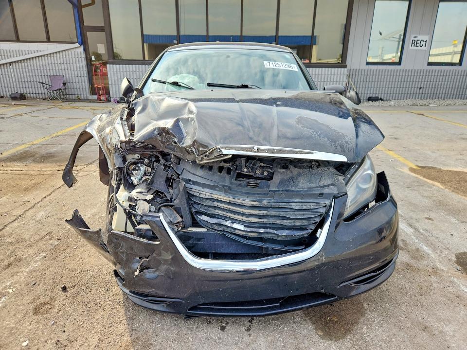 Снимка 5 от търг – 2013 CHRYSLER 200 с VIN 1C3CCBBG4DN715547