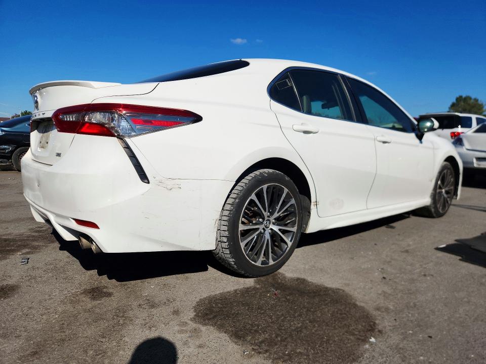 Снимка 3 от търг – 2018 TOYOTA CAMRY с VIN JTNB11HK4J3004954