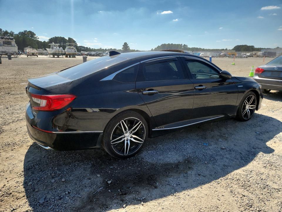 Photo 3 from auction – 2022 HONDA ACCORD with VIN 1HGCV3F97NA007682