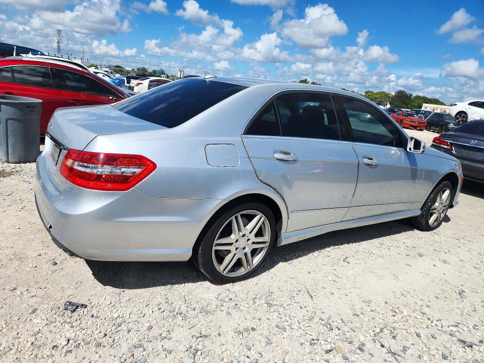Снимка 3 от търг – 2010 MERCEDES-BENZ E с VIN WDDHF7CB4AA197957