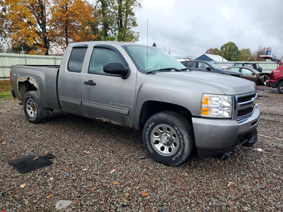 Снимка 4 от търг – 2009 CHEVROLET SILVERADO с VIN 1GCEK19C29Z220316