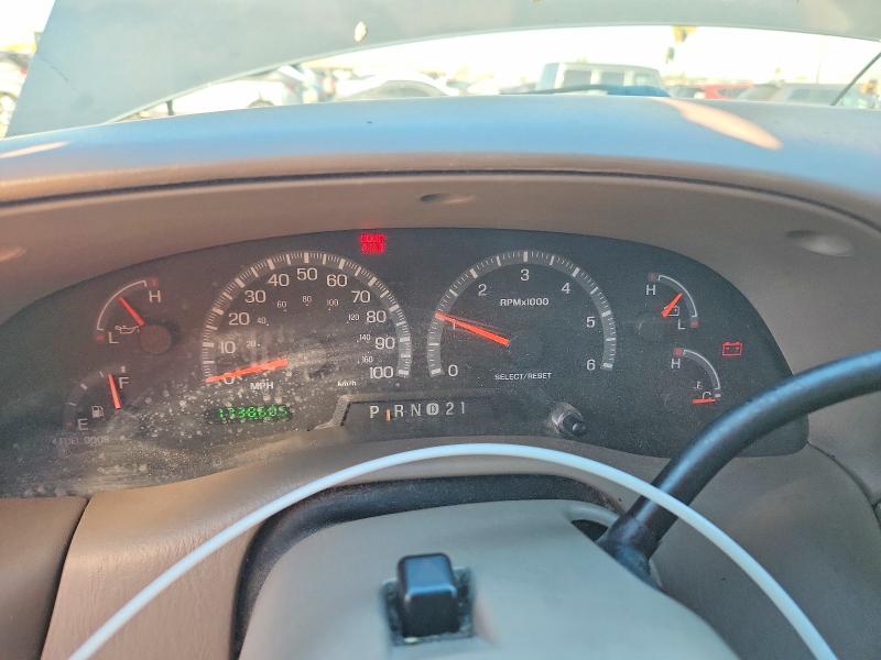 Снимка 9 от търг – 2002 FORD EXPEDITION с VIN 1FMRU17L42LA84936