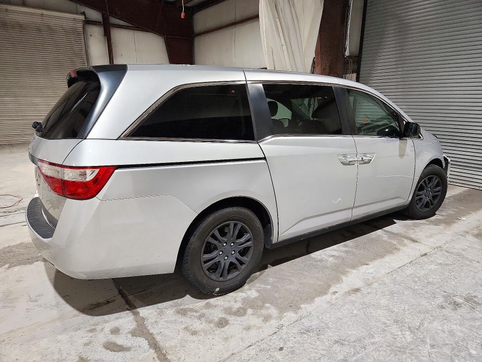 Photo 3 from auction – 2013 HONDA ODYSSEY with VIN 5FNRL5H66DB086636