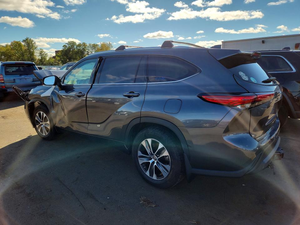 Zdjęcie 2 z aukcji – 2021 TOYOTA HIGHLANDER z VIN 5TDGZRBH4MS528493