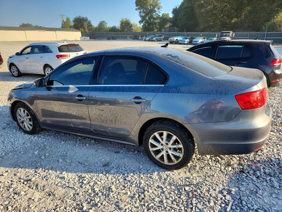 Снимка 2 от търг – 2013 VOLKSWAGEN JETTA с VIN 3VWDX7AJXDM283827