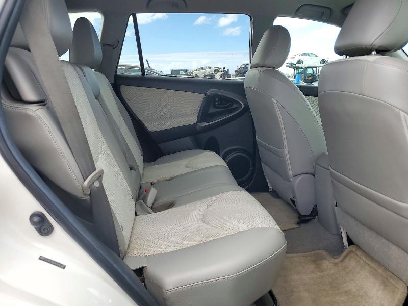 Photo 11 from auction – 2012 TOYOTA RAV4 EV with VIN 2T3YL4DV4CW001482
