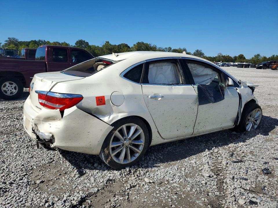 Снимка 3 от търг – 2013 BUICK VERANO с VIN 1G4PP5SK9D4122808