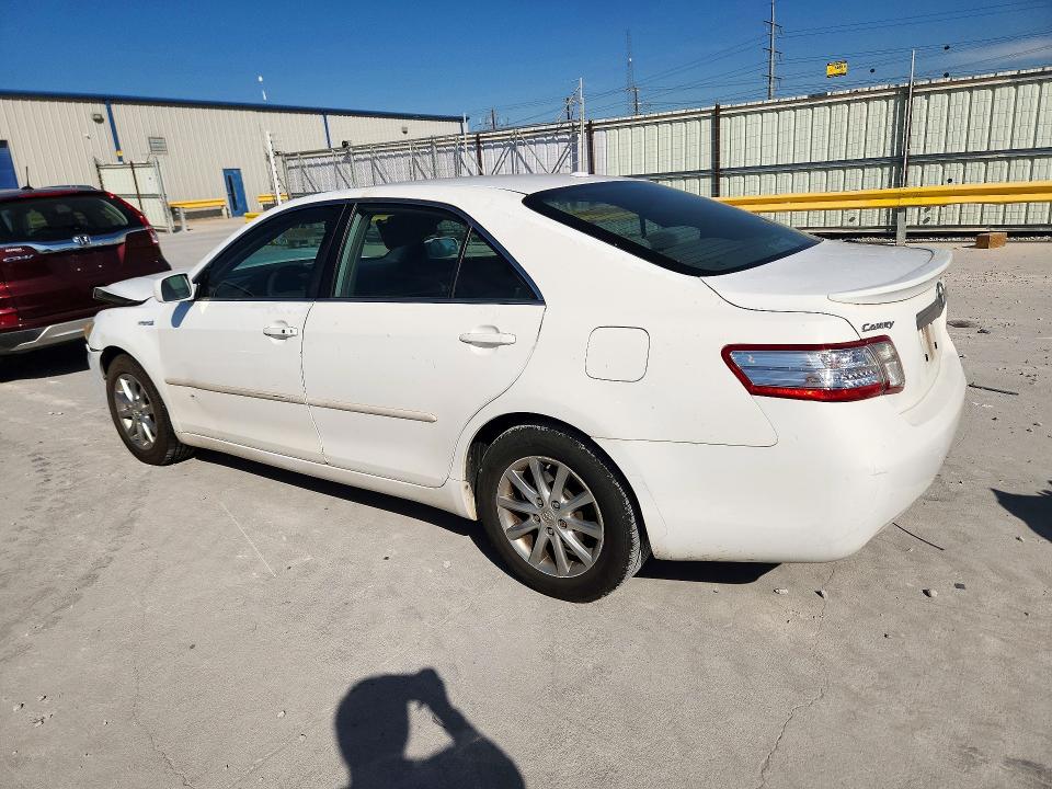 Photo 2 from auction – 2010 TOYOTA CAMRY with VIN 4T1BB3EK8AU116955
