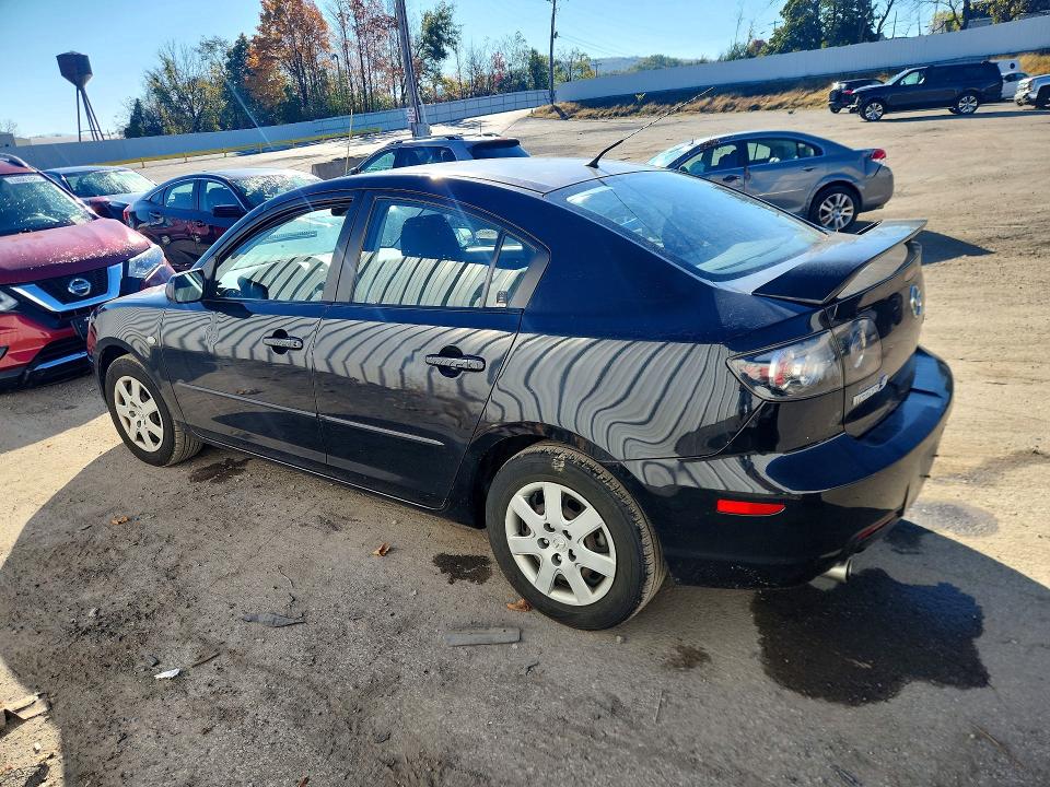 Снимка 2 от търг – 2007 MAZDA 3 с VIN JM1BK12G071670266