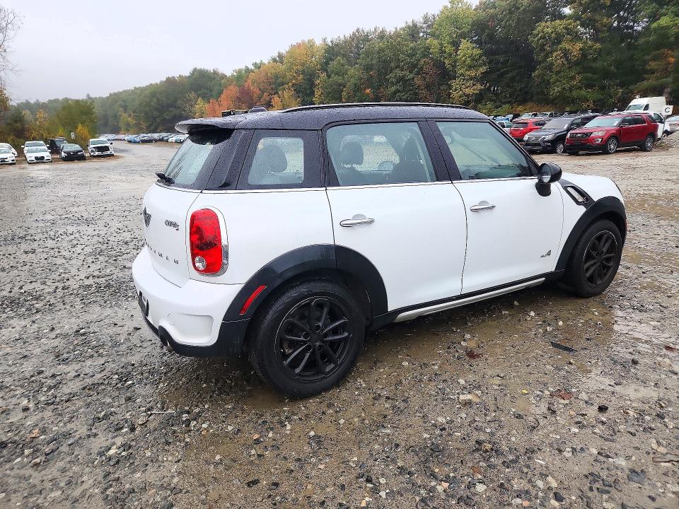 Снимка 3 от търг – 2015 MINI COOPER с VIN WMWZC5C53FWP45248
