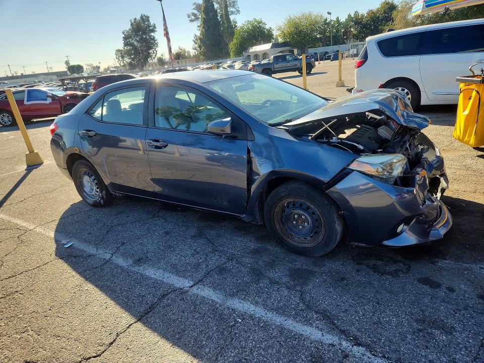 Снимка 4 от търг – 2016 TOYOTA COROLLA с VIN 5YFBURHE0GP429253