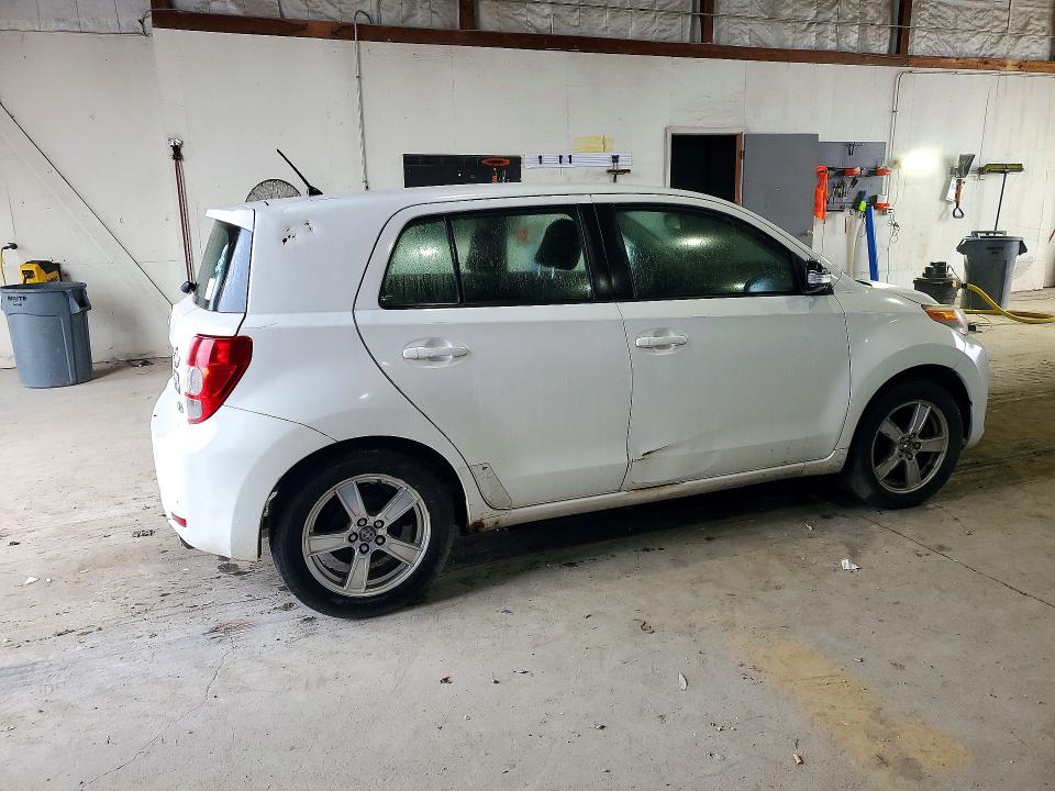 Снимка 3 от търг – 2008 SCION XD с VIN JTKKU104X8J008479