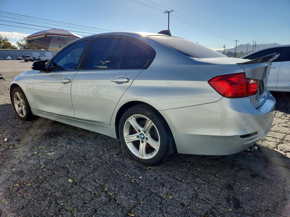 Снимка 2 от търг – 2014 BMW 328 с VIN WBA3C1C51EK115734