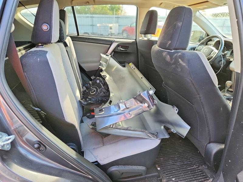Снимка 10 от търг – 2017 TOYOTA RAV4 с VIN JTMRFREV4HD200883