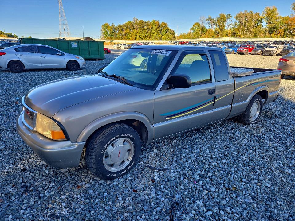 GMC SONOMA 2003 с VIN 1GTCS19X738210193 - Снимка от търг