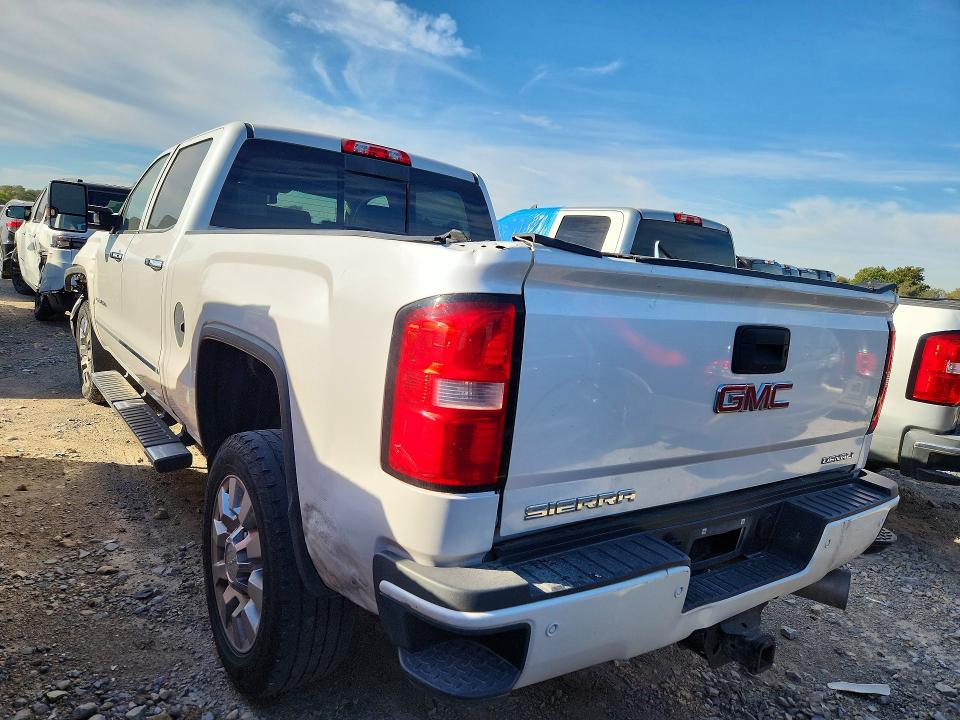 Снимка 2 от търг – 2019 GMC SIERRA с VIN 1GT12SEY1KF220577