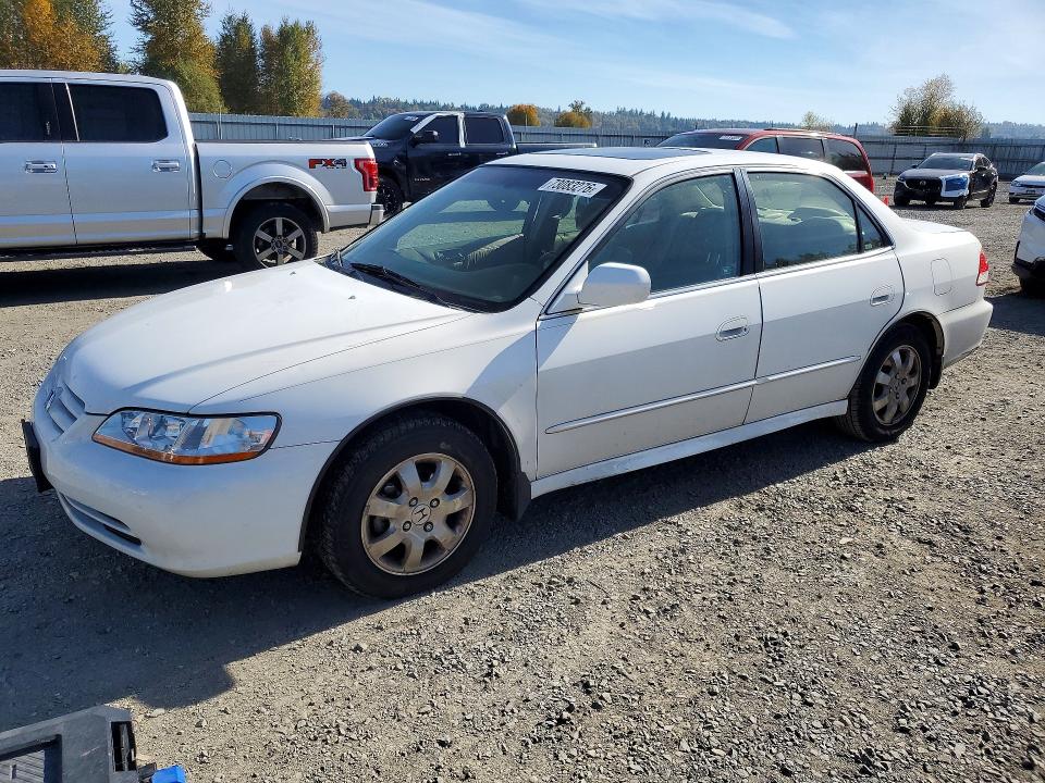 Снимка 1 от търг – 2001 HONDA ACCORD с VIN JHMCG56611C030334