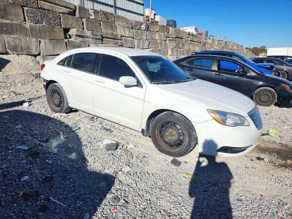 Снимка 4 от търг – 2012 CHRYSLER 200 с VIN 1C3CCBAB0CN195951