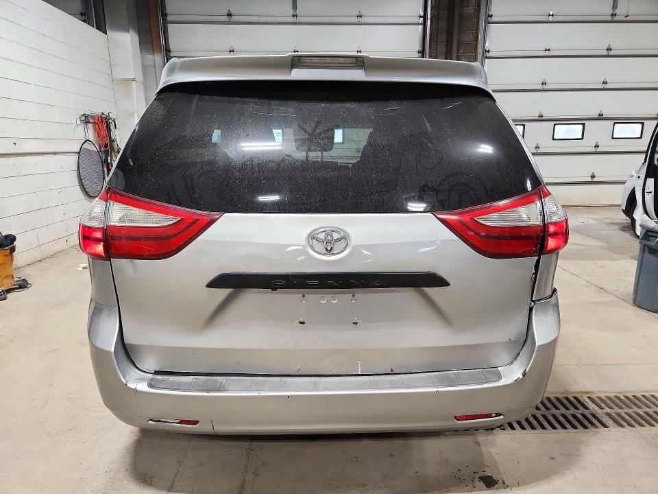 Photo 6 from auction – 2018 TOYOTA SIENNA with VIN 5TDZZ3DCXJS948536