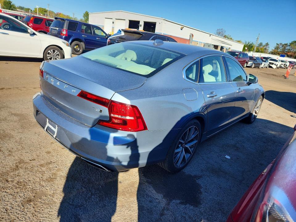 Foto 3 de la subasta – 2017 VOLVO S90 con VIN YV1A22MK9H1015411