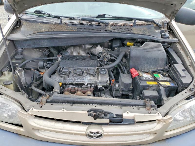 Photo 12 from auction – 2000 TOYOTA SIENNA with VIN 4T3ZF13C9YU172990