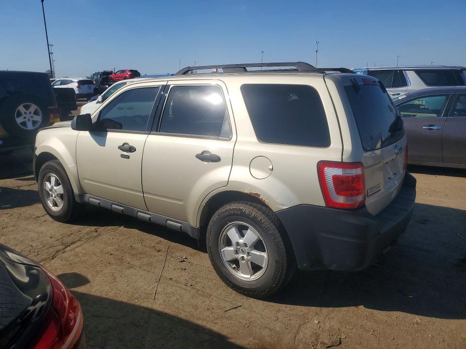 Photo 2 from auction – 2011 FORD ESCAPE with VIN 1FMCU0D77BKC22742