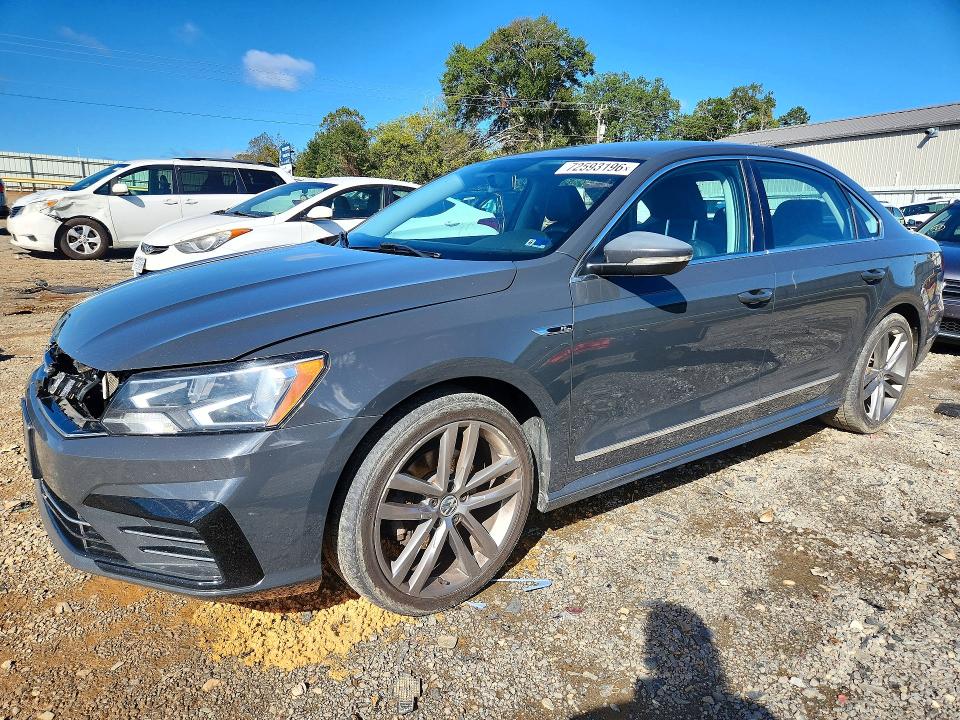 VOLKSWAGEN PASSAT 2017 с VIN 1VWDT7A3XHC017082 - Снимка от търг