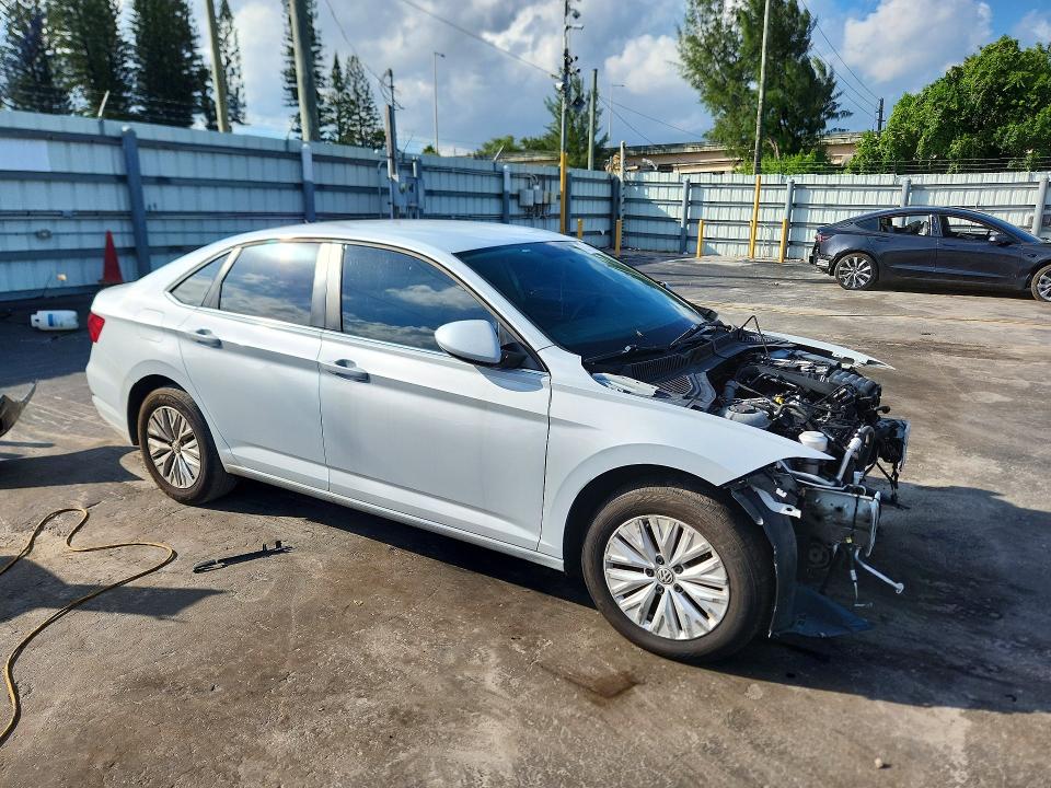 Снимка 4 от търг – 2019 VOLKSWAGEN JETTA с VIN 3VWC57BU3KM131606