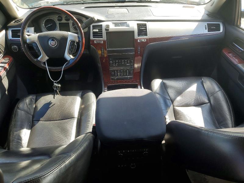 Снимка 8 от търг – 2011 CADILLAC ESCALADE с VIN 1GYS4CEF6BR102293