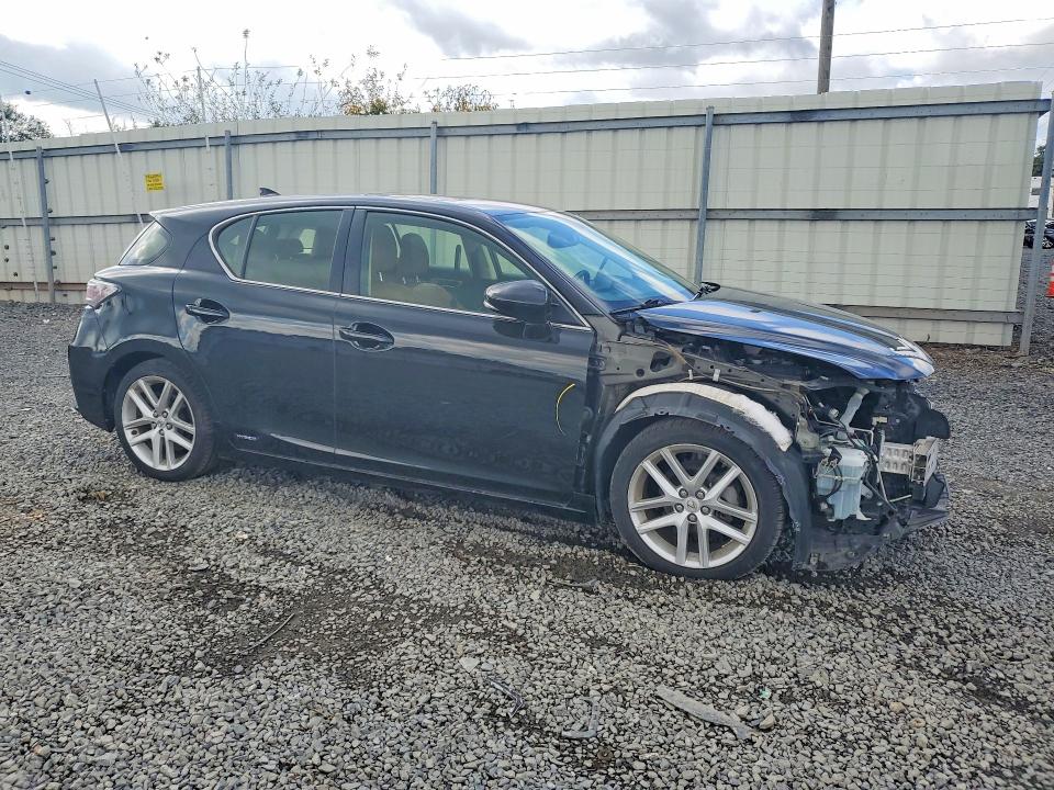 Foto 4 de la subasta – 2014 LEXUS CT con VIN JTHKD5BH7E2178110