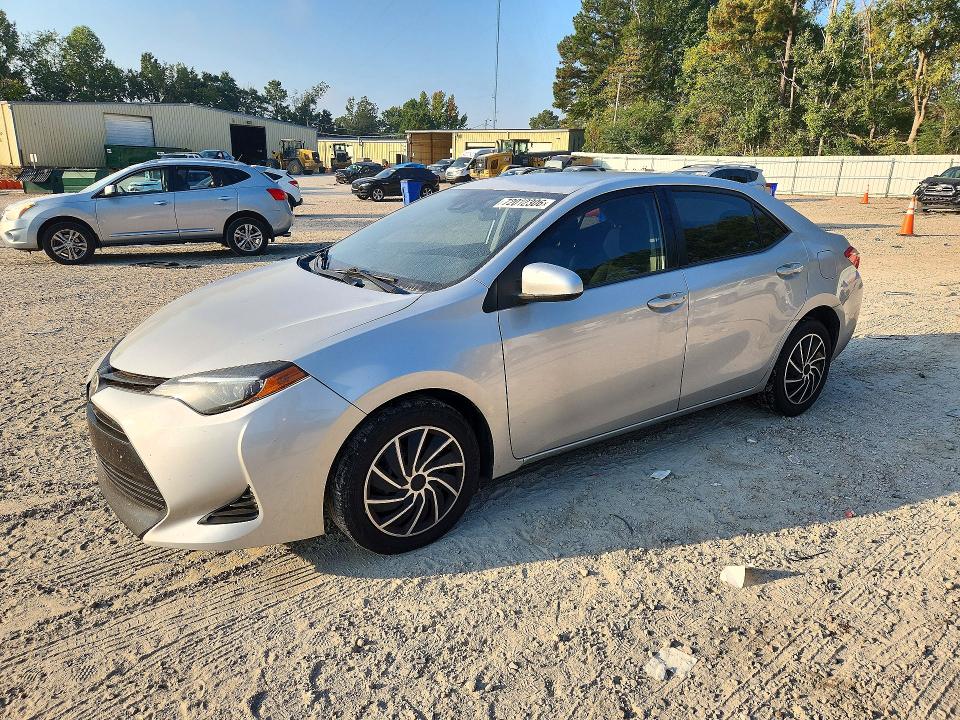 TOYOTA COROLLA 2017 с VIN 5YFBURHE8HP624888 - Снимка от търг