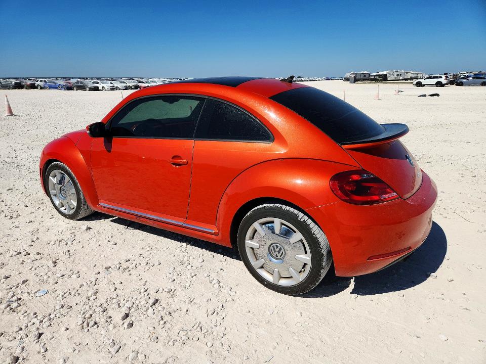 Снимка 2 от търг – 2016 VOLKSWAGEN BEETLE с VIN 3VWJ07AT1GM627056