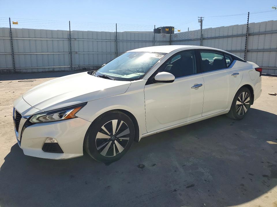 NISSAN ALTIMA 2022 with VIN 1N4BL4DVXNN368828 - Photo from auction