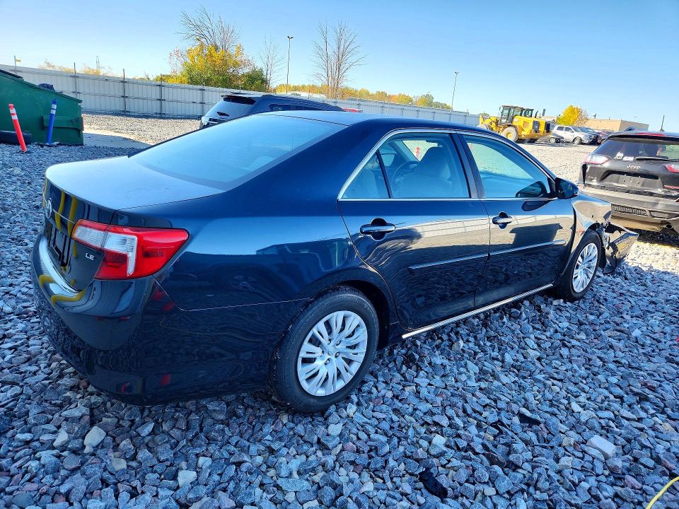 Photo 3 from auction – 2014 TOYOTA CAMRY with VIN 4T4BF1FK1ER444320
