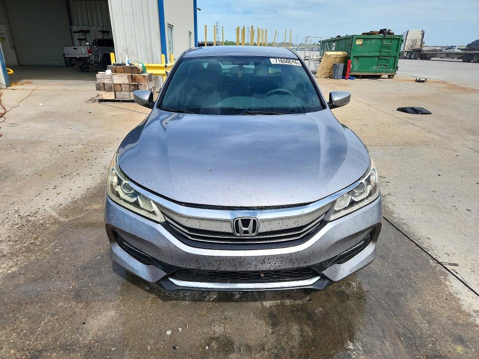 Photo 5 from auction – 2017 HONDA ACCORD with VIN 1HGCR2F59HA018263