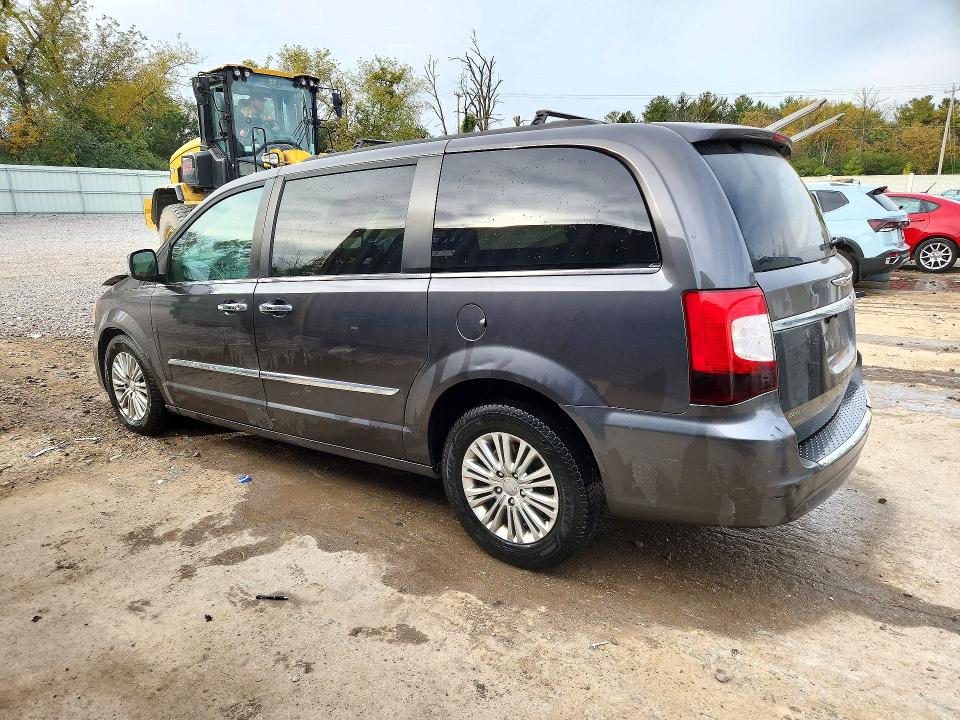 Photo 2 from auction – 2016 CHRYSLER TOWN & COUNTRY with VIN 2C4RC1CG2GR150513