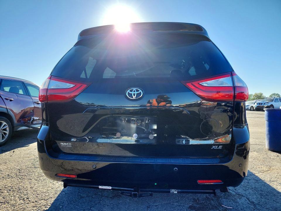 Снимка 6 от търг – 2016 TOYOTA SIENNA с VIN 5TDYK3DC6GS758323