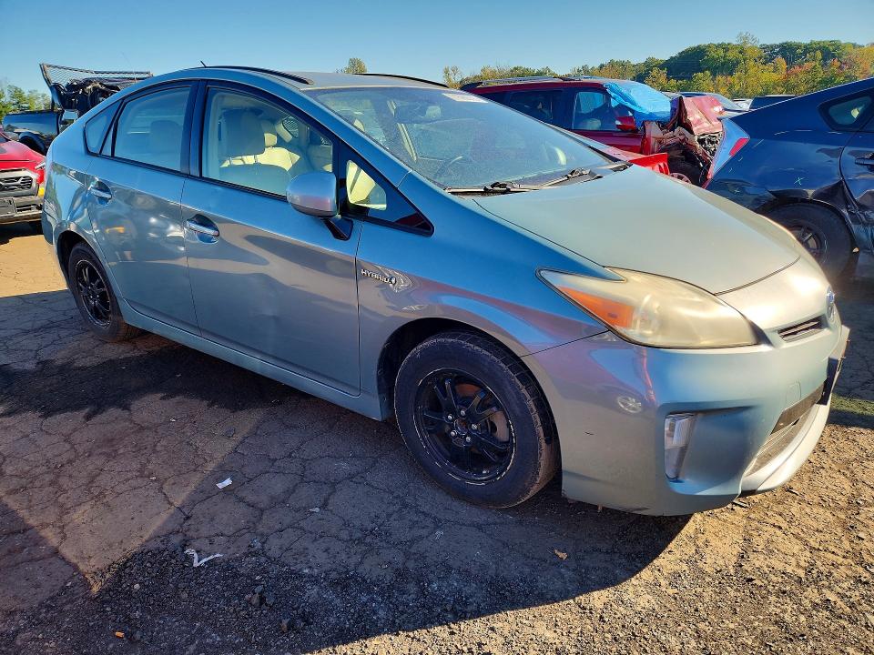 Photo 4 from auction – 2013 TOYOTA PRIUS with VIN JTDKN3DU6D1674842