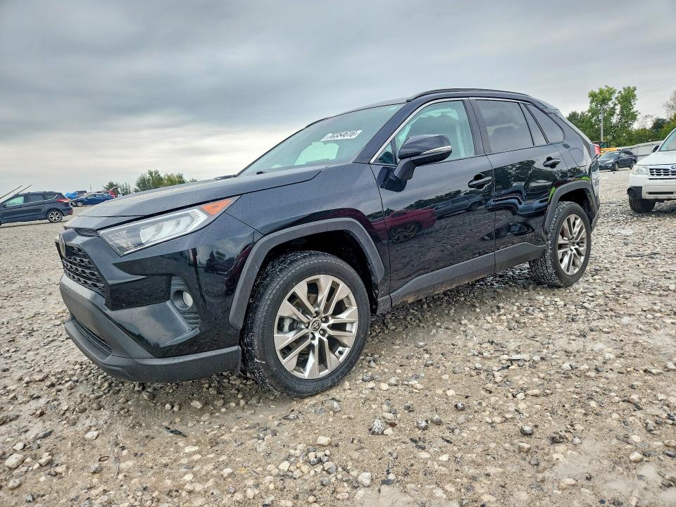 TOYOTA RAV4 2021 с VIN 2T3A1RFV8MC217971 - Снимка от търг