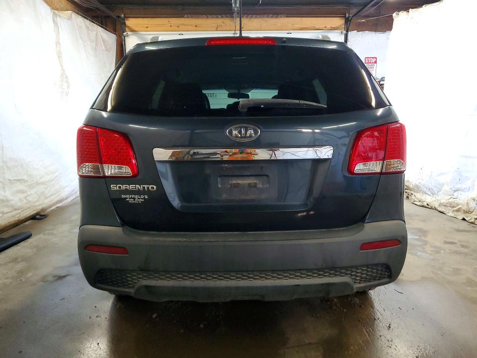 Photo 6 from auction – 2011 KIA SORENTO with VIN 5XYKTDA29BG110128