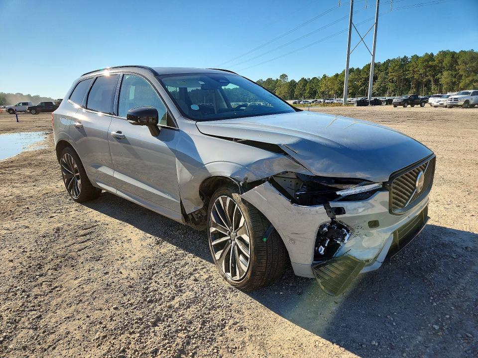 Снимка 4 от търг – 2026 VOLVO XC60 с VIN YV4M12RM7T1450594