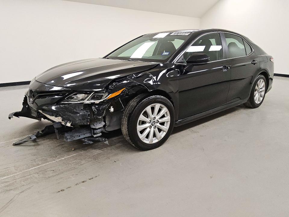 Снимка 1 от търг – 2018 TOYOTA CAMRY с VIN 4T1B11HK7JU107117