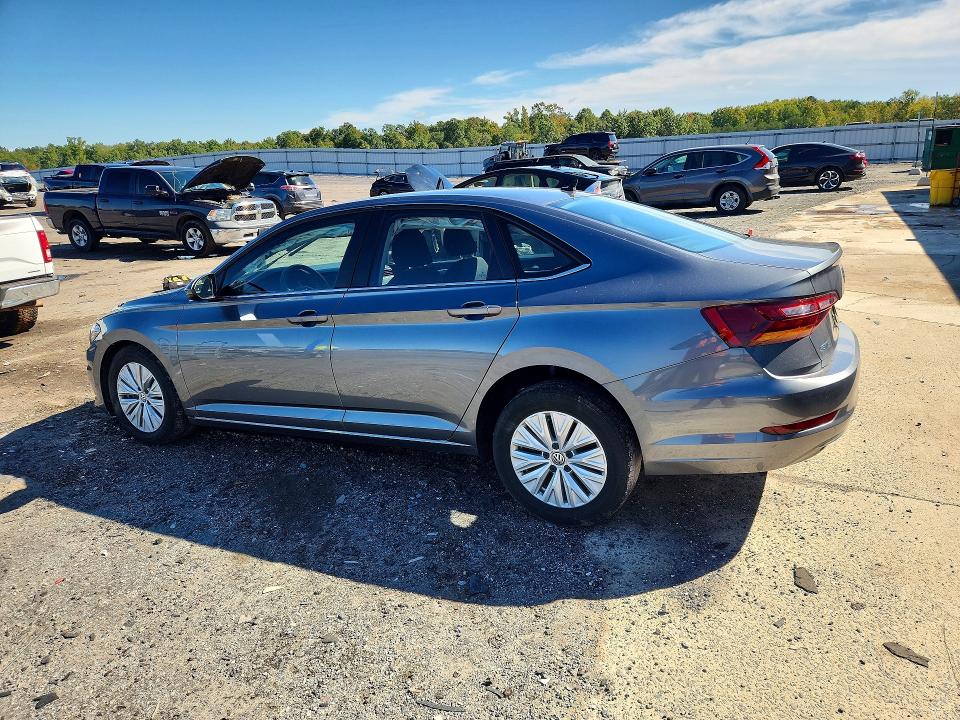 Снимка 2 от търг – 2019 VOLKSWAGEN JETTA с VIN 3VWC57BU5KM022922